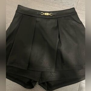 Cider mid waist solid pleated skort